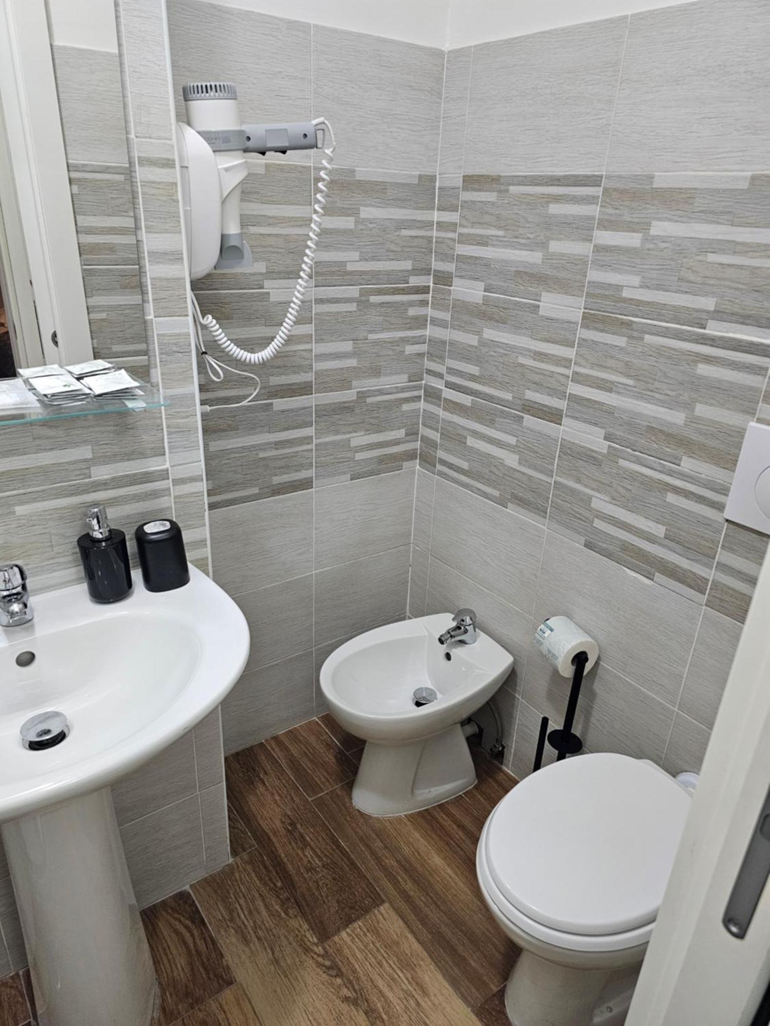 Trastevere Guestrooms Roma Ngoại thất bức ảnh